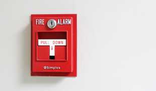 Deservirea alarmei de incendiu și sistemul de stingere incendiu
